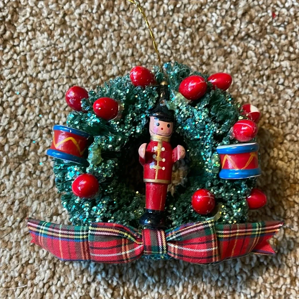 VTG minature nutcracker wreath ornament
